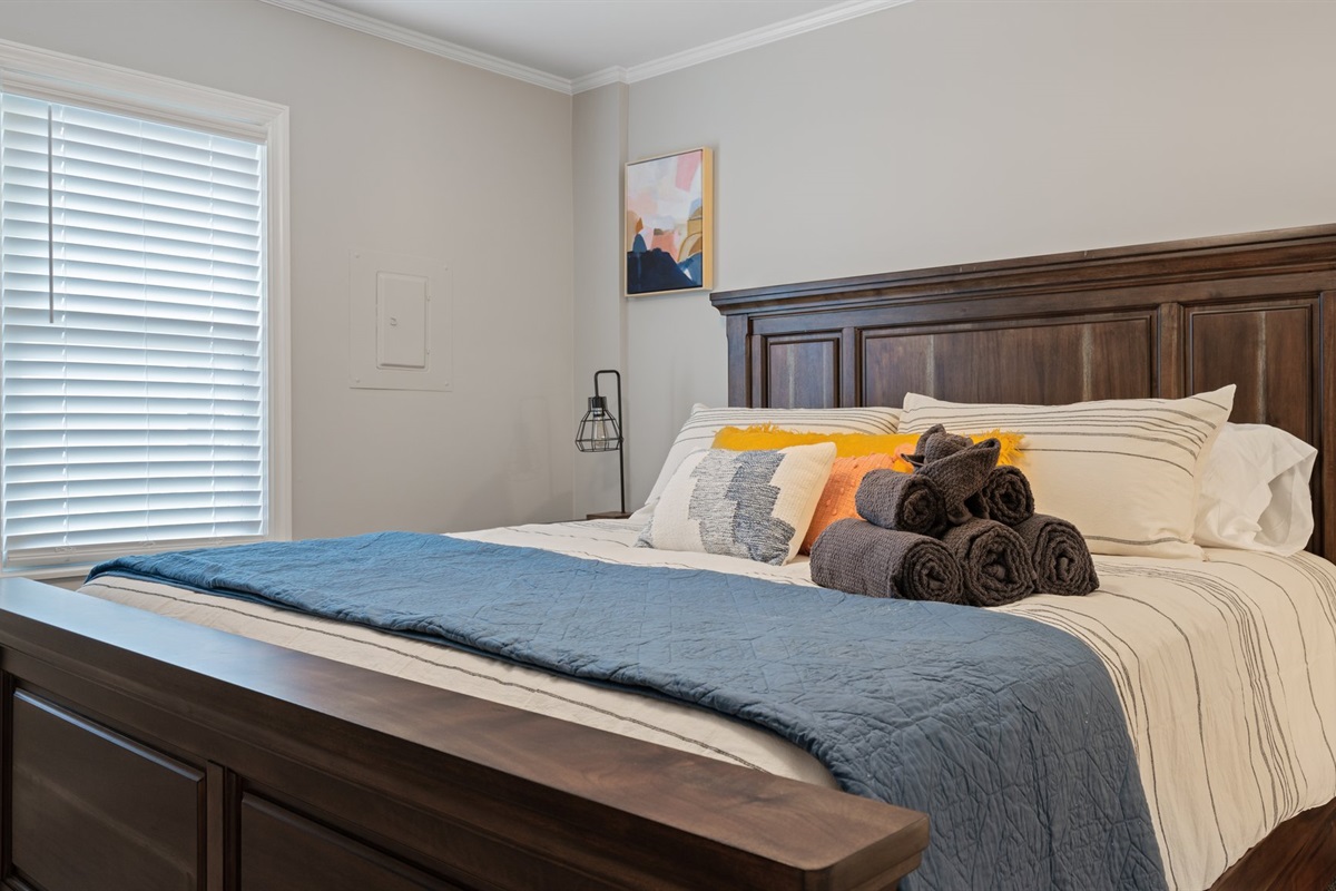 Bluegrass Getaway Suite Downtown Bowling Green! The Zion 360 Group LLC