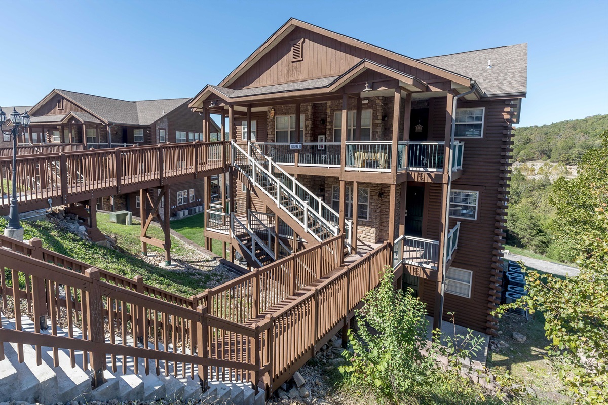Stone's Throw at Eagle's Nest Sleep Branson