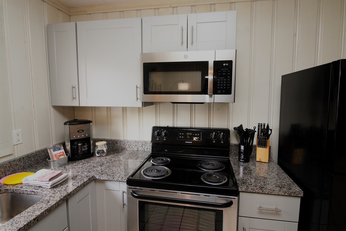 Deep Creek Lodge Apartment Sleeps 4! LIV! Stays