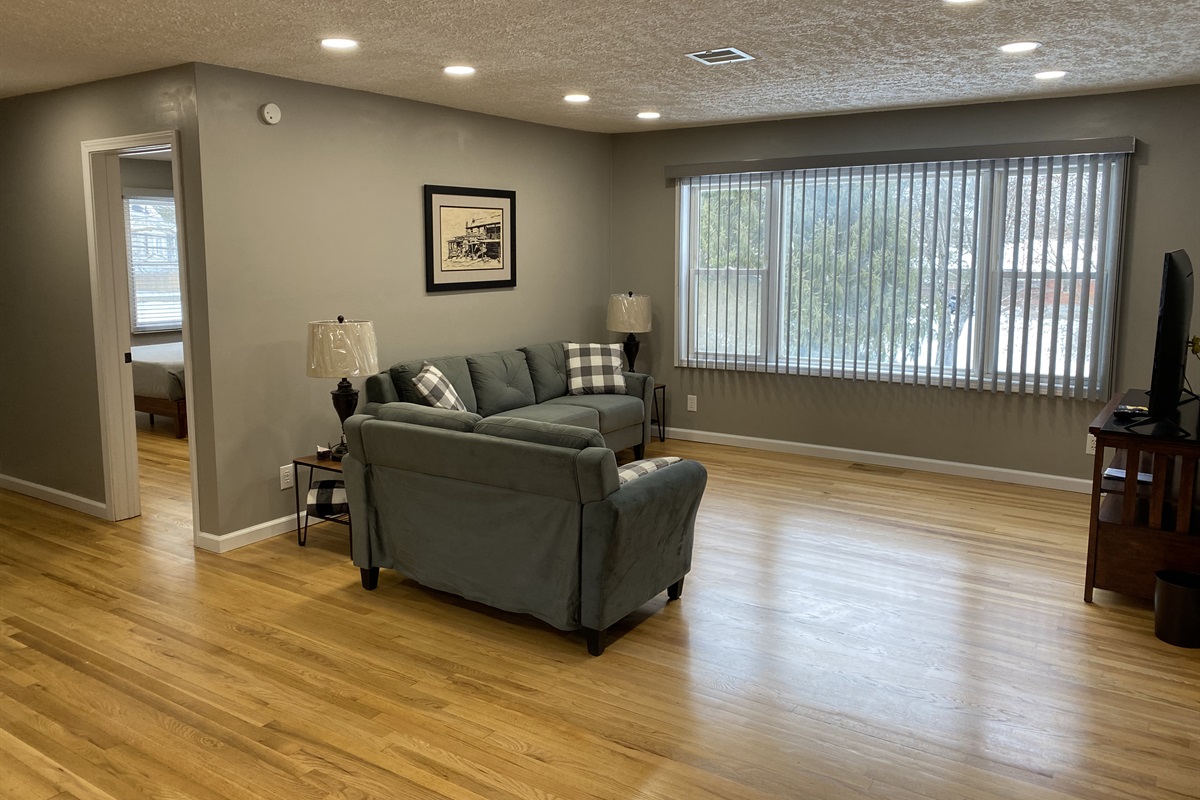 Ellis Apartment Main Street Lodging