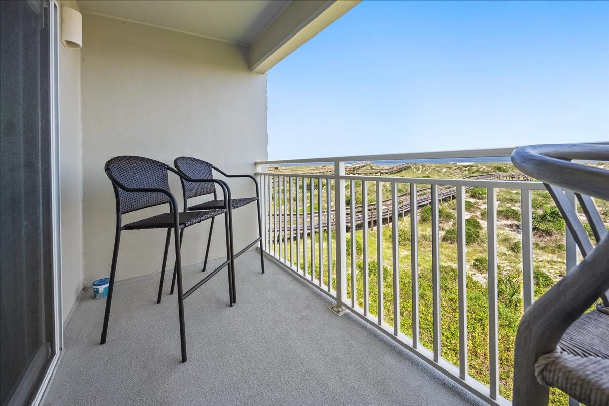 201 Ketch Courtyard w/ Pool Coastal Wave Properties