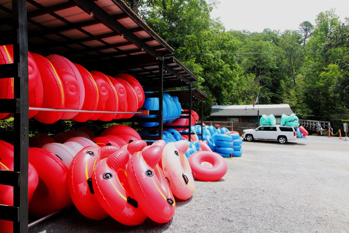 Deep Creek Lodge Apartment Sleeps 4! LIV! Stays