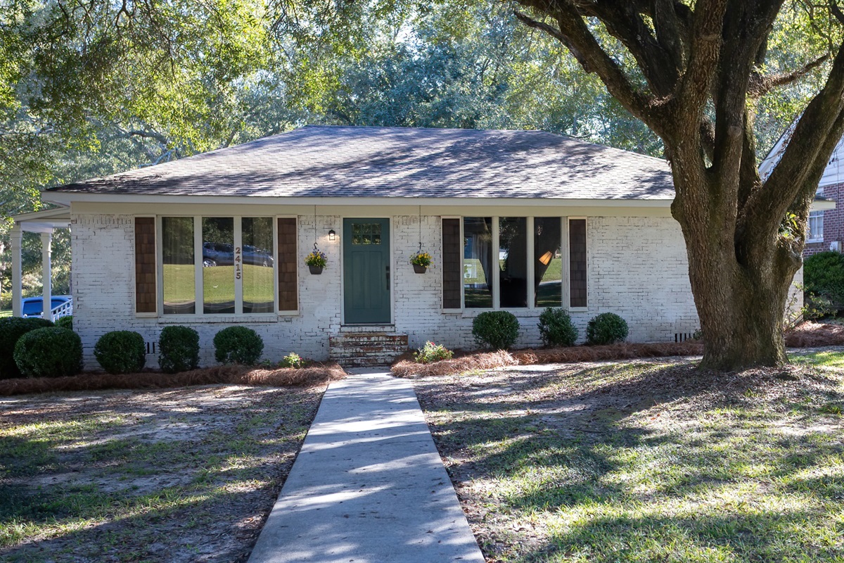 White House Clairmont Cottages