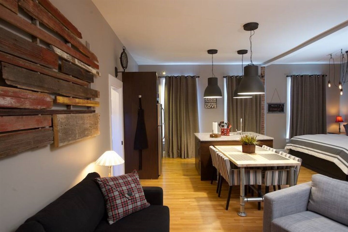 VetehusetPlantera Loft in Historic Downtown Vacation Rentals