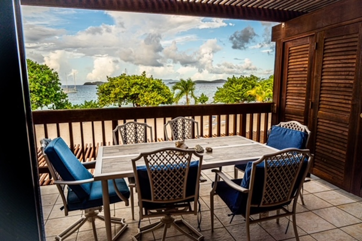 Camion Argent Vacation Rental Elite Luxury Properties