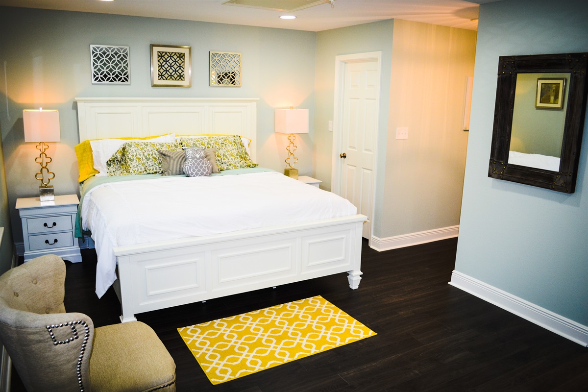 Hill Country Haven 7Acre Paradise w/ Pool & Dual Master Setup Wells