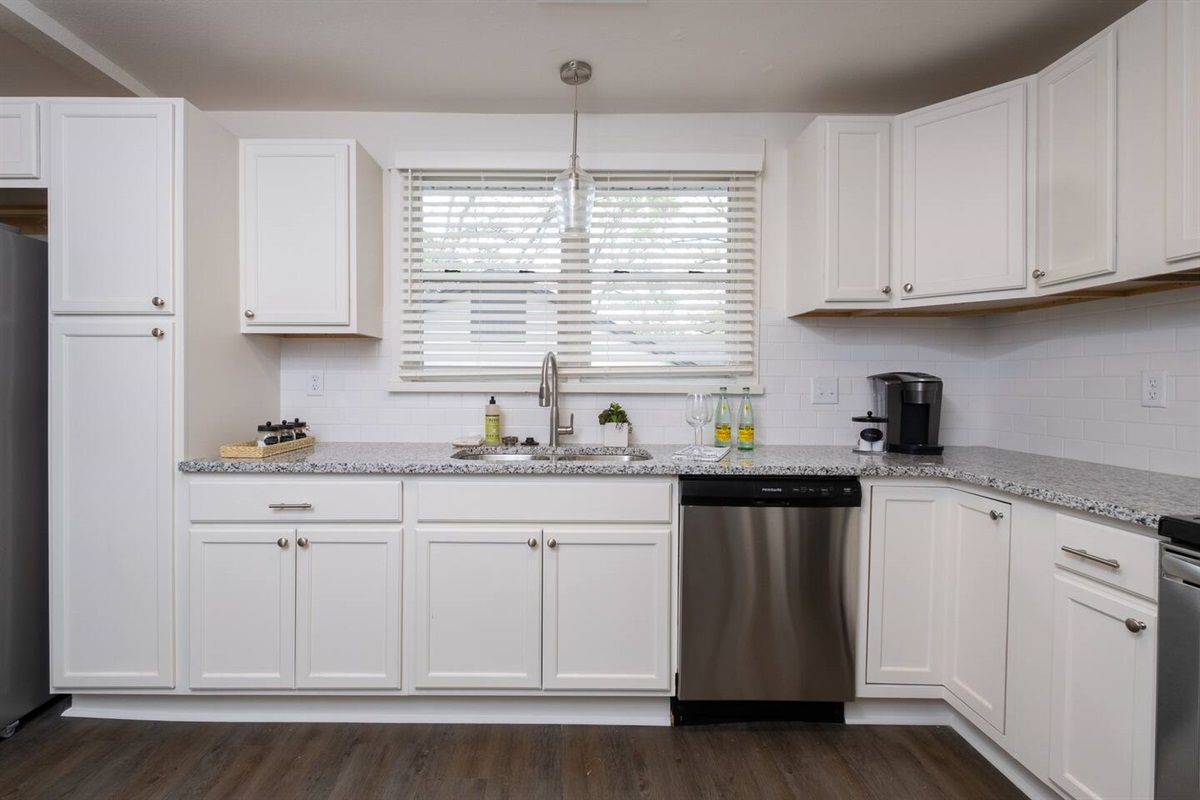 The Little Gray House in Capitol View Overnight Digs