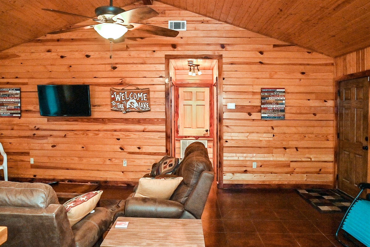 Throttle Back Cabin at No Name Bluff Toledo Bend Lake Bon Secour