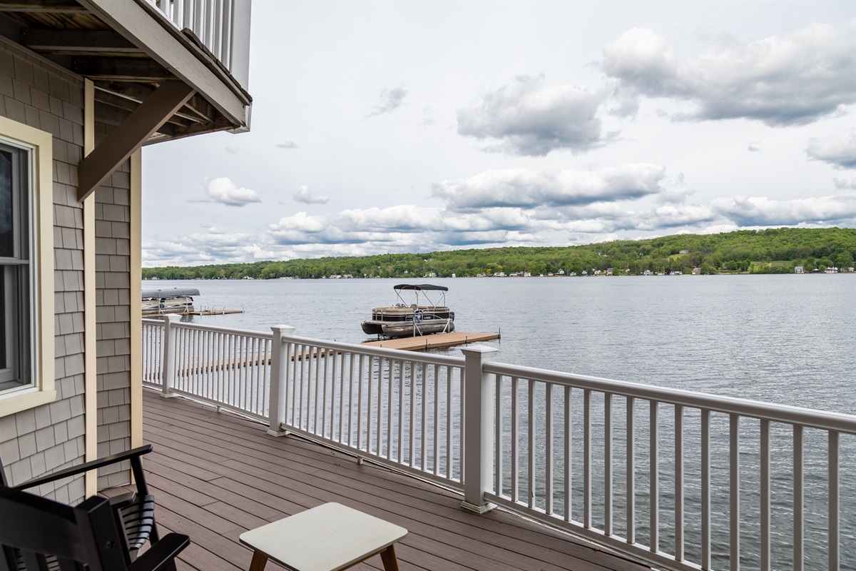 Waterfront.Conesus.Lakehouse.Geneseo.Hiking.Wine.Kayaks Luxury Family