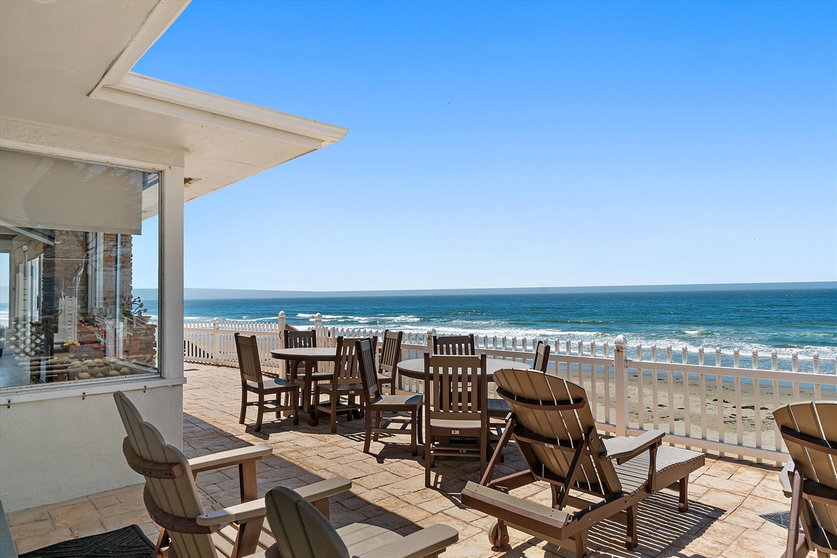 (055) Cayucos Beach Jewel Ocean Front Beachside Rentals Inc.