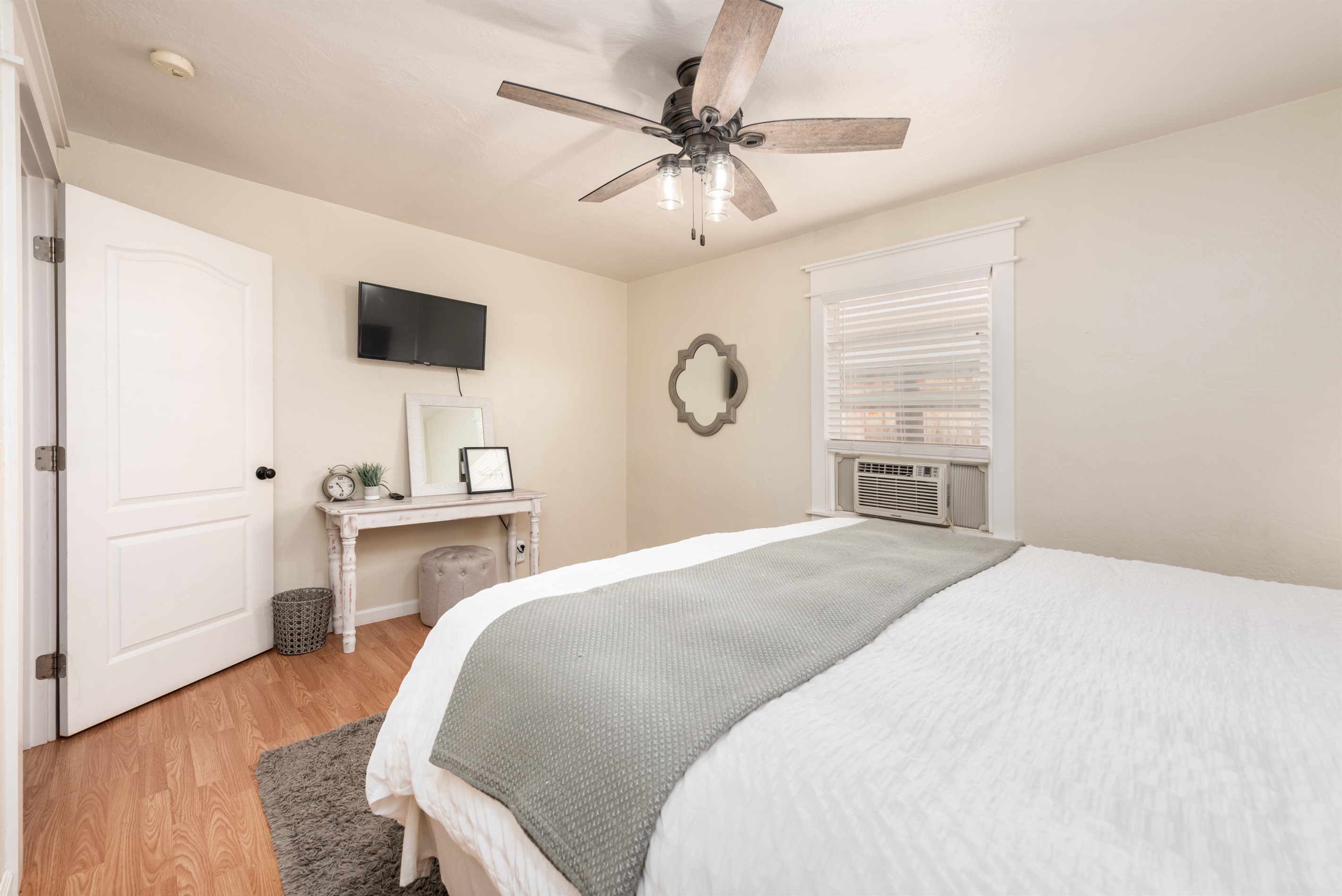 Oak Cottages Duplex Ardent Vacation Rentals, LLC Vacation Homes in