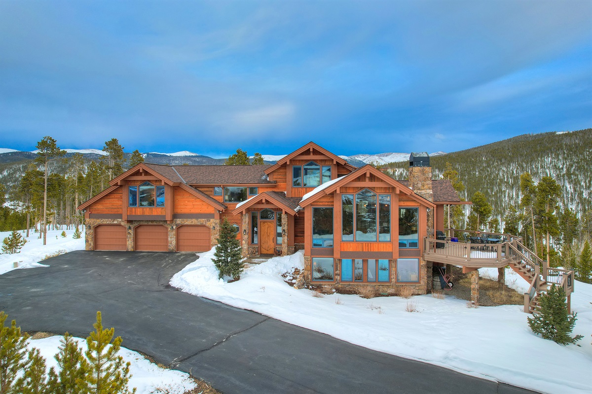 Summit Estates Escape Alpine Outposts