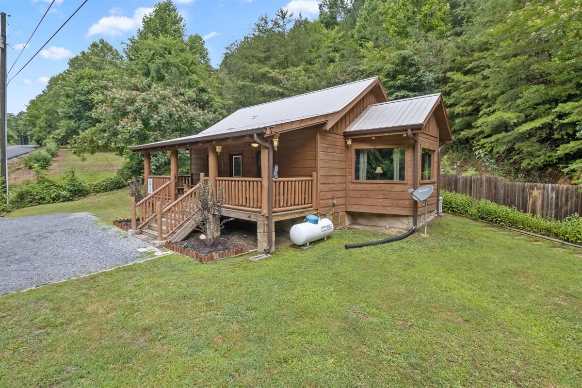 Lazy Dog Lodge GW Barnard Properties LLC