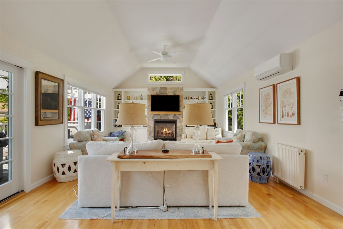 Luxurious Home By The Beach coastal home in the heart of Kpt