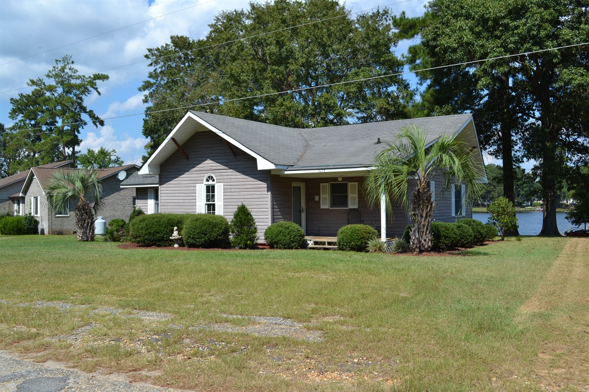 Taw Caw Lake House located on LAKE MARION, SC 3br/2ba Waterview