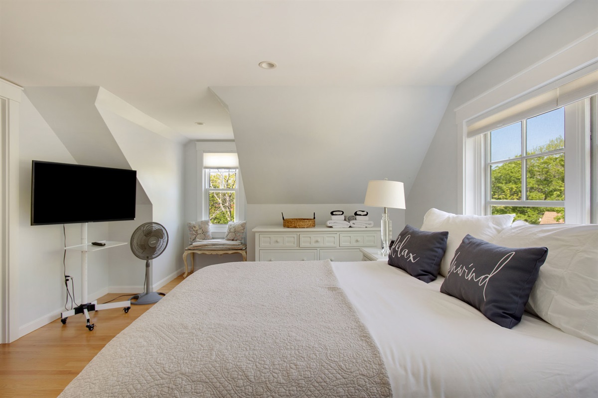 Luxurious Home By The Beach coastal home in the heart of Kpt