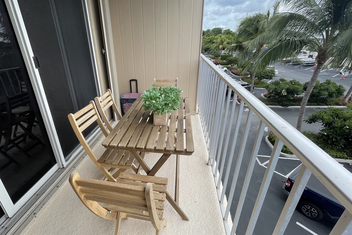 NEWBeautifully Updated Studio Apartment 332, Summer Sea Condo