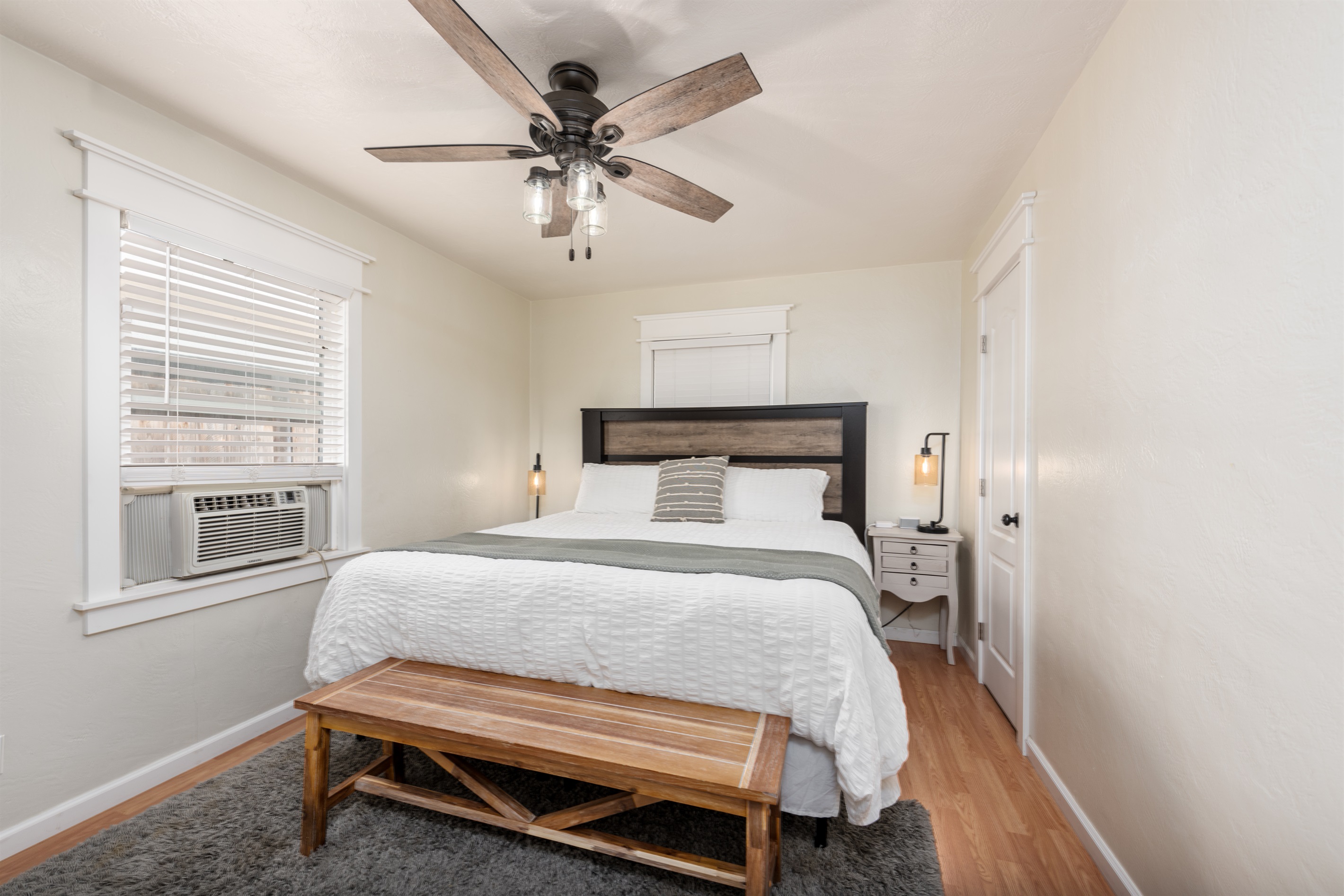 Oak Cottages Duplex Ardent Vacation Rentals, LLC Vacation Homes in