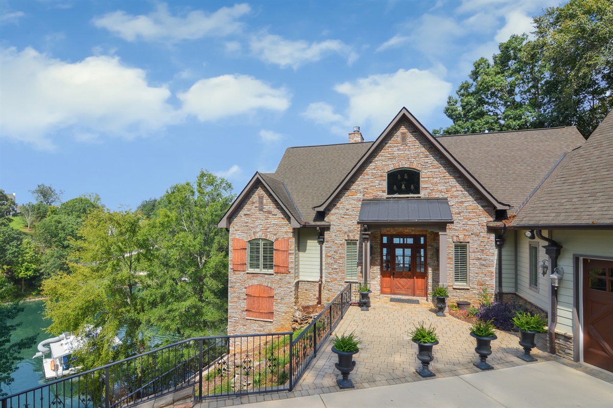 The Premier Vacation Rental Home on Tims Ford Lake Lakefront Landing