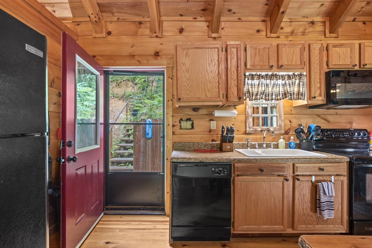 Lazy Dog Lodge GW Barnard Properties LLC