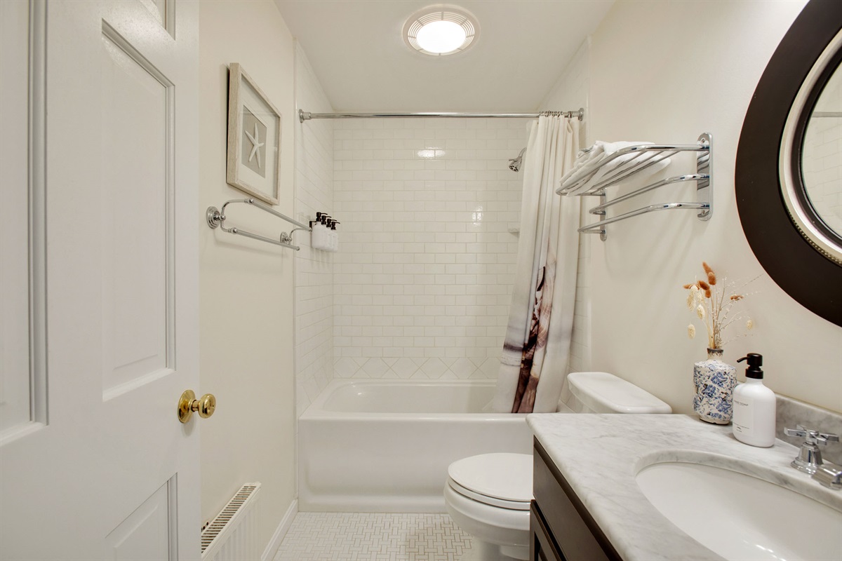 Luxurious Home By The Beach coastal home in the heart of Kpt