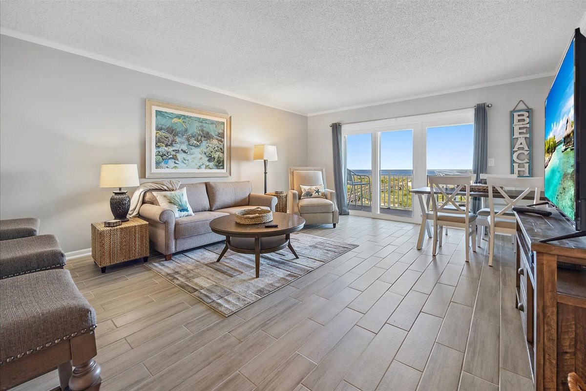 201 Ketch Courtyard w/ Pool Coastal Wave Properties