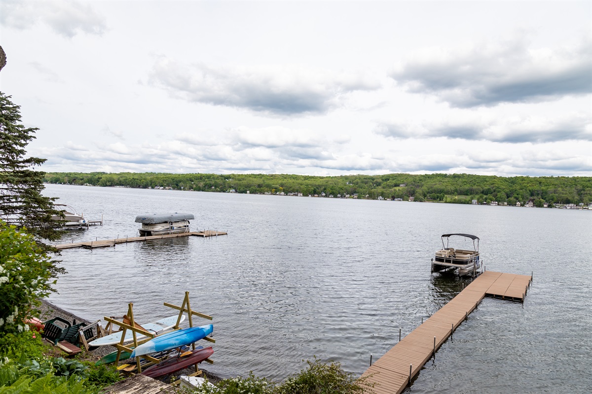 Waterfront.Conesus.Lakehouse.Geneseo.Hiking.Wine.Kayaks Luxury Family