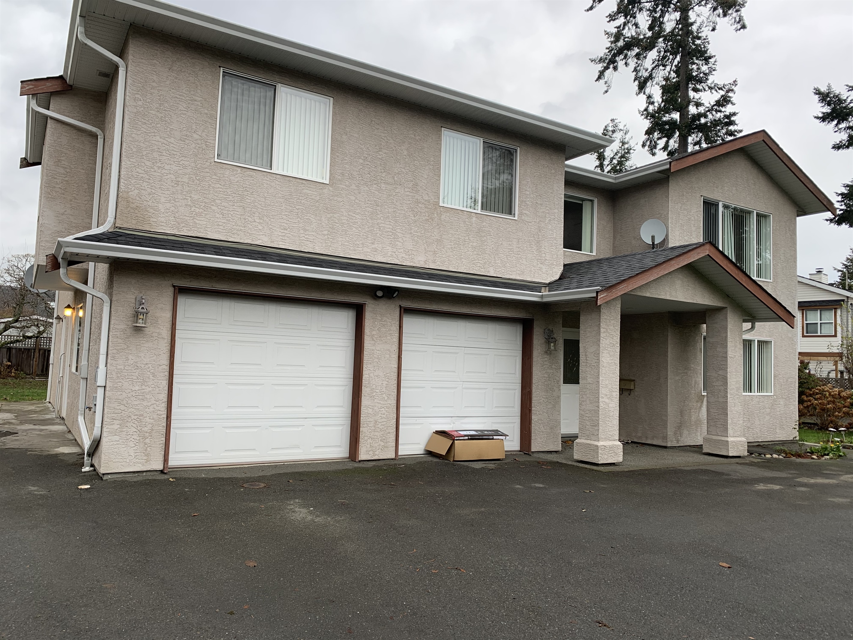 113 Viewmont Ave 4 Bed Ground Level Suite Be My Guest in BC