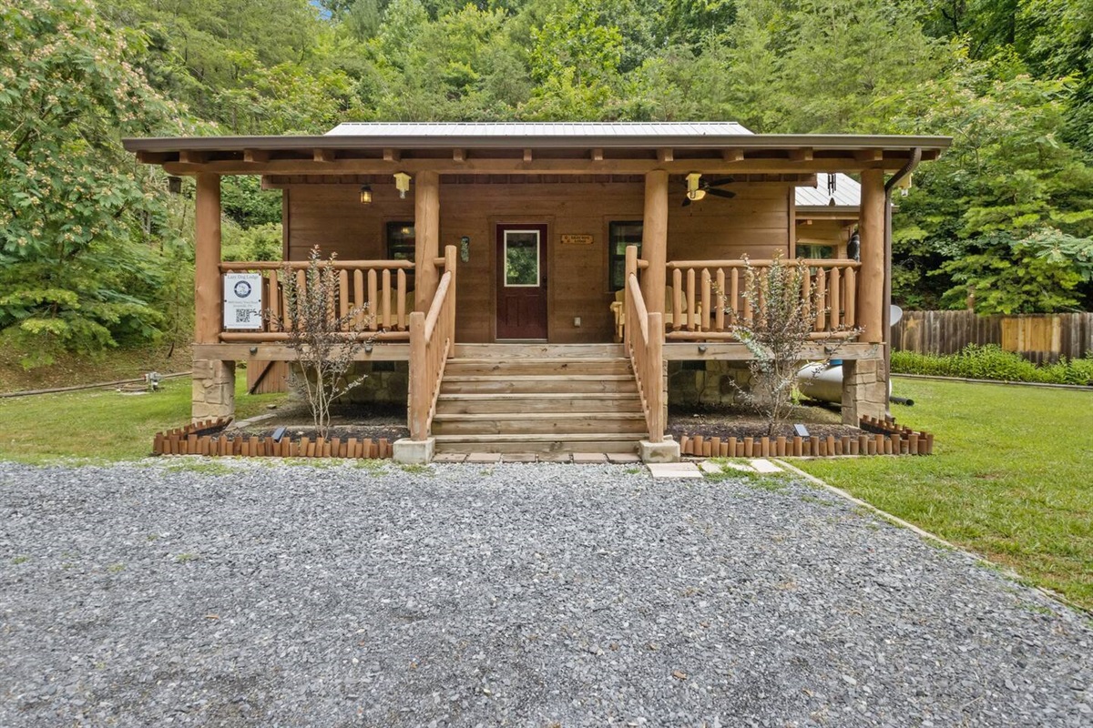 Lazy Dog Lodge GW Barnard Properties LLC