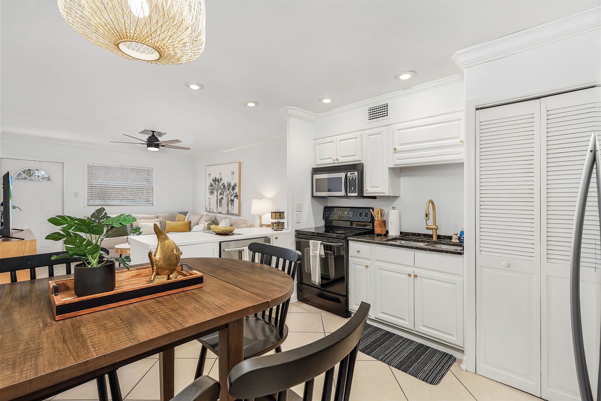 Lovely 2Bdr w/Patio, Lake Park! Naples Florida Rentals