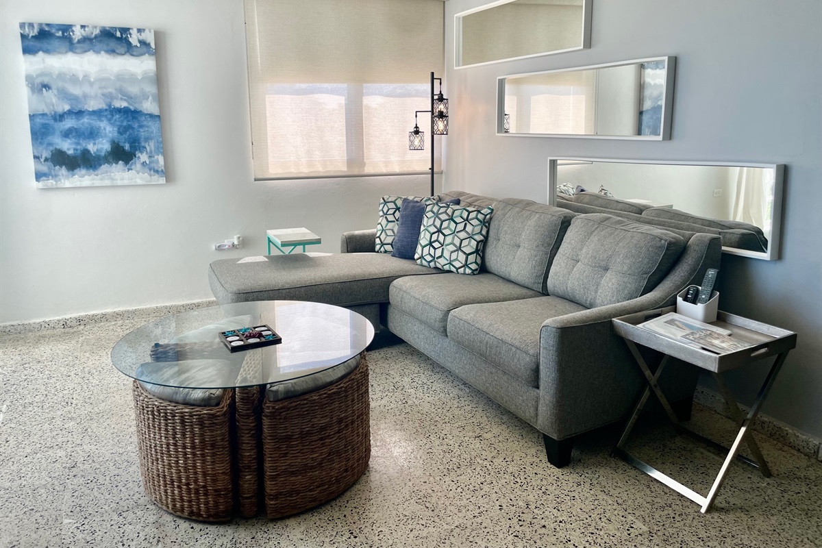 Ama3Cozy 2 Bedrooms Beachfront with Balcony Green Island Realty