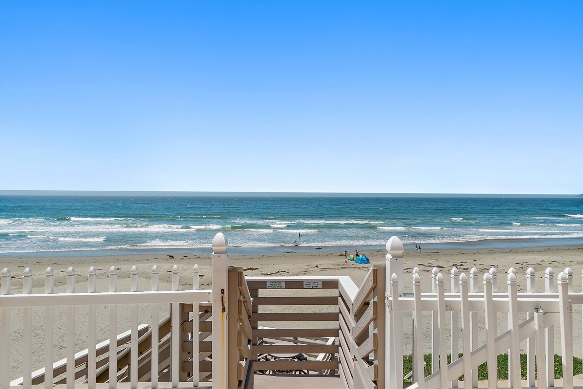 (055) Cayucos Beach Jewel Ocean Front Beachside Rentals Inc.