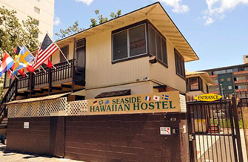 Seaside Hawaiian Hostel Waikiki in Honolulu Best Hostel in USA