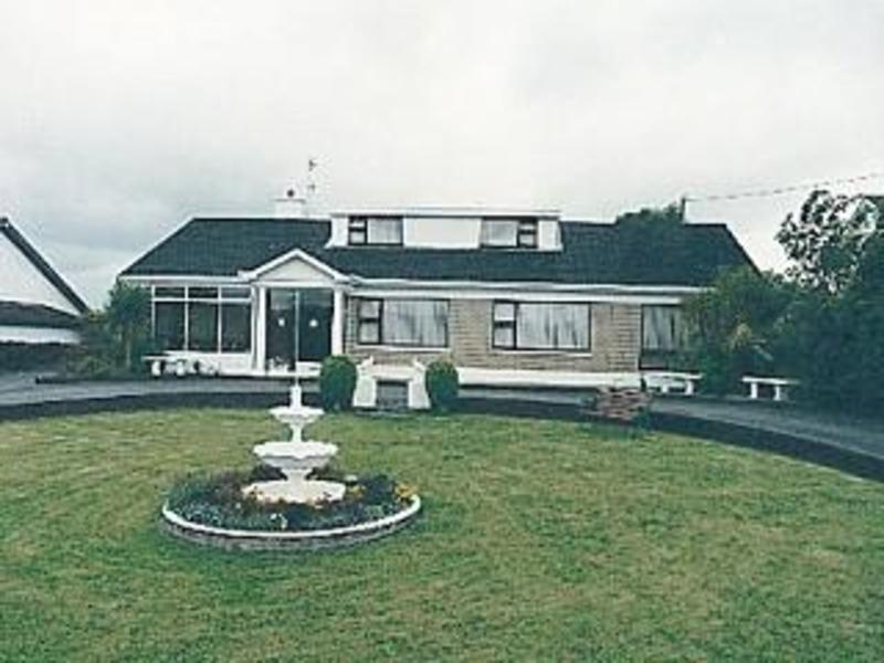 Clonmore House in Tipperary, Ireland Book B&B's with