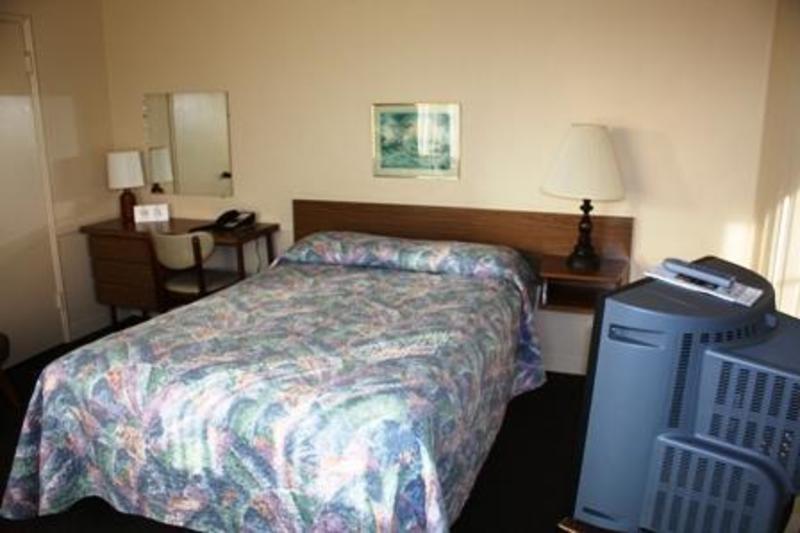 2400 Motel in Vancouver, Canada Book Budget Hotels with
