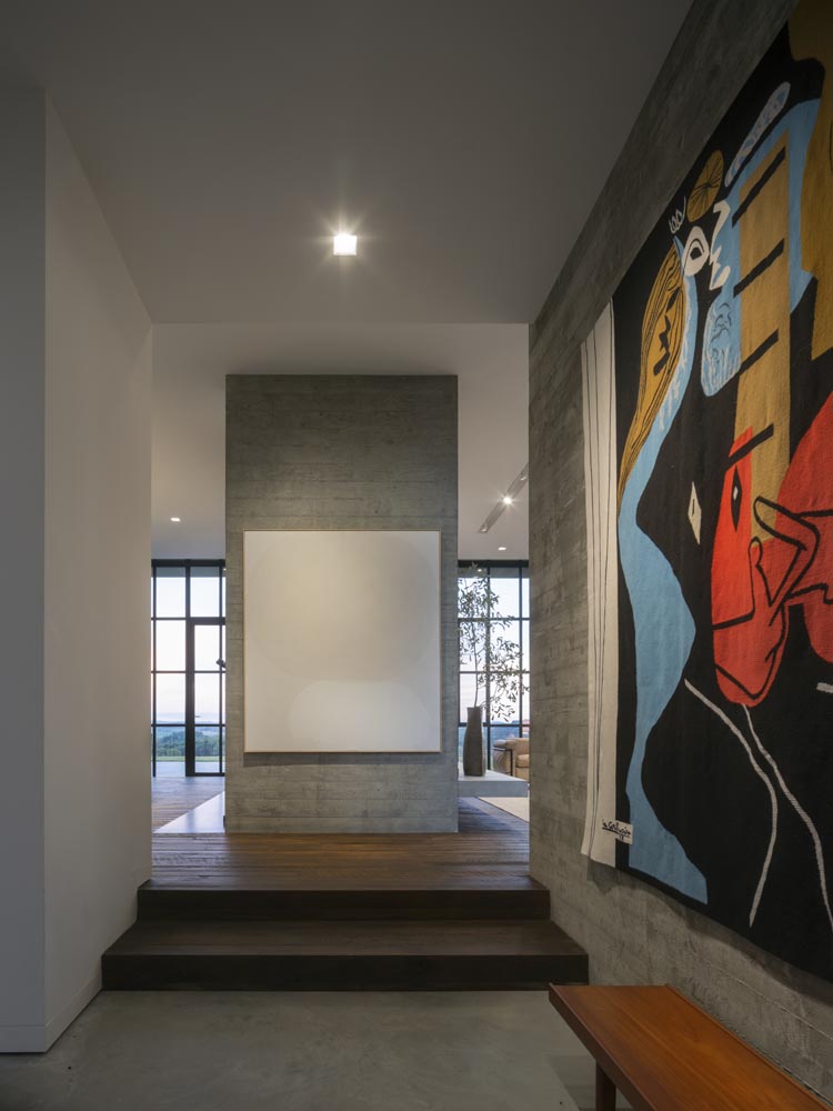 UCE Fine Builders. Spectacular design, functional requirements
