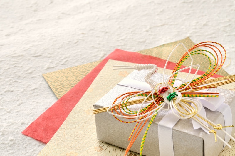 結婚祝いのお返しはいつまでに何を贈る？絶対に失敗しない結婚内祝いガイド 内祝いプラス