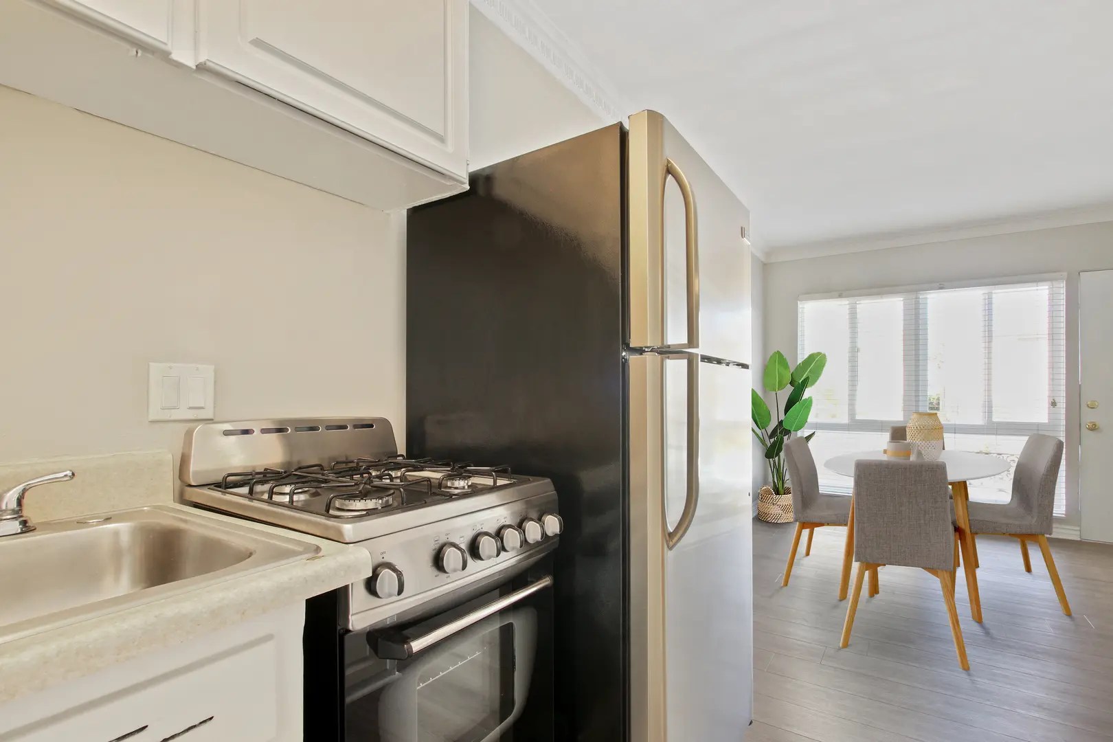 Levering Apartments UCLA Off Campus Housing