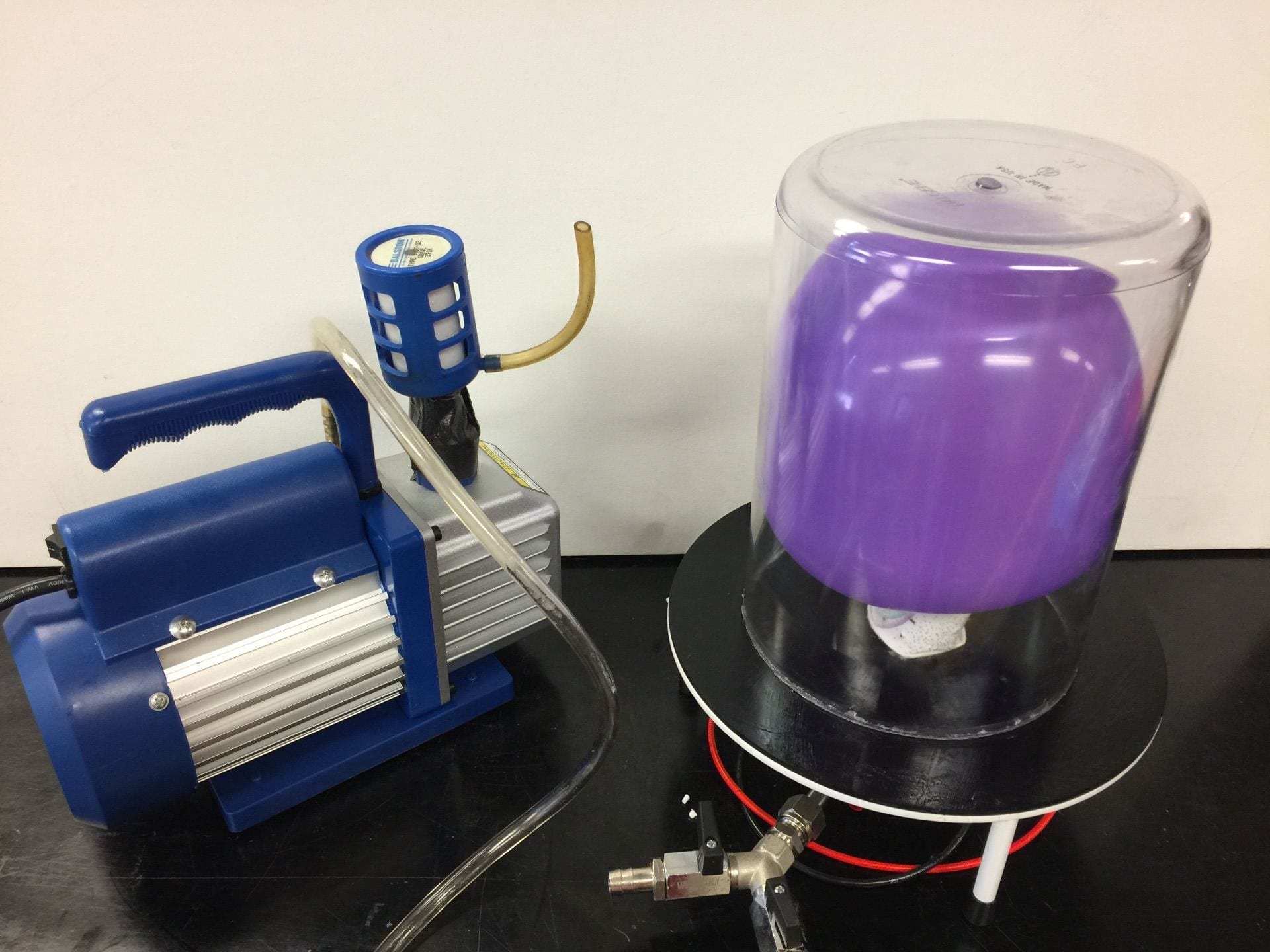 Expansion in a Vacuum UCSC Physics Demonstration Room