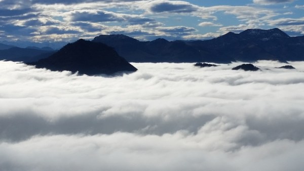 26 Gambar Pemandangan Alam(Gunung,Pantai,Pedesaan,dan Hutan)