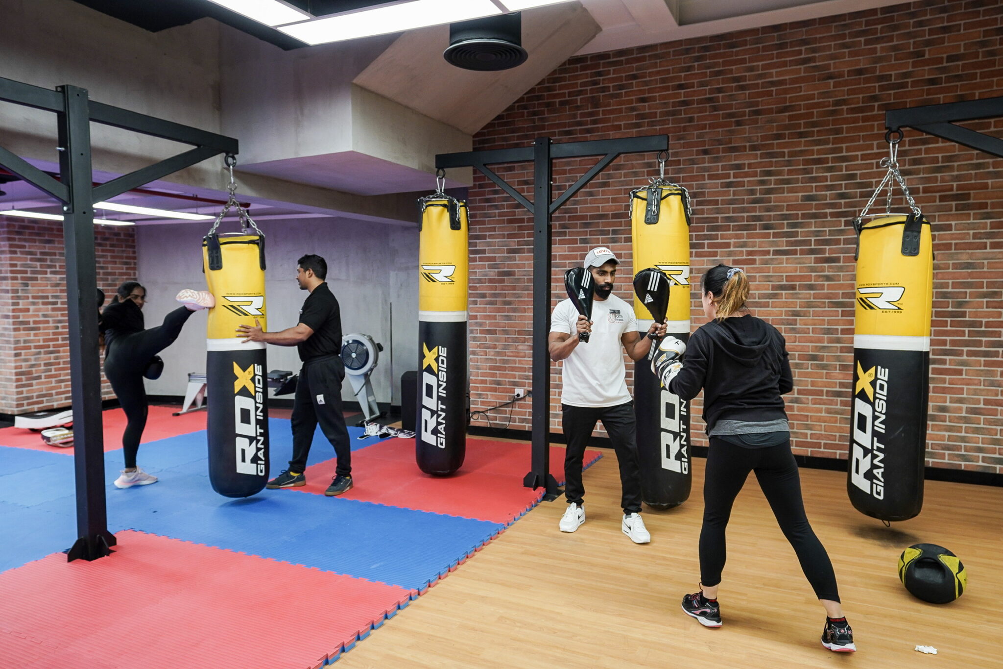 Reef Mall Mixed Gym Uform Fitness