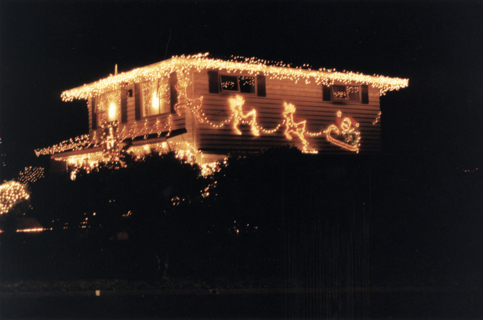 Christmas lights 2000; 66 Pasadena Crescent, Totara Park. Upper Hutt