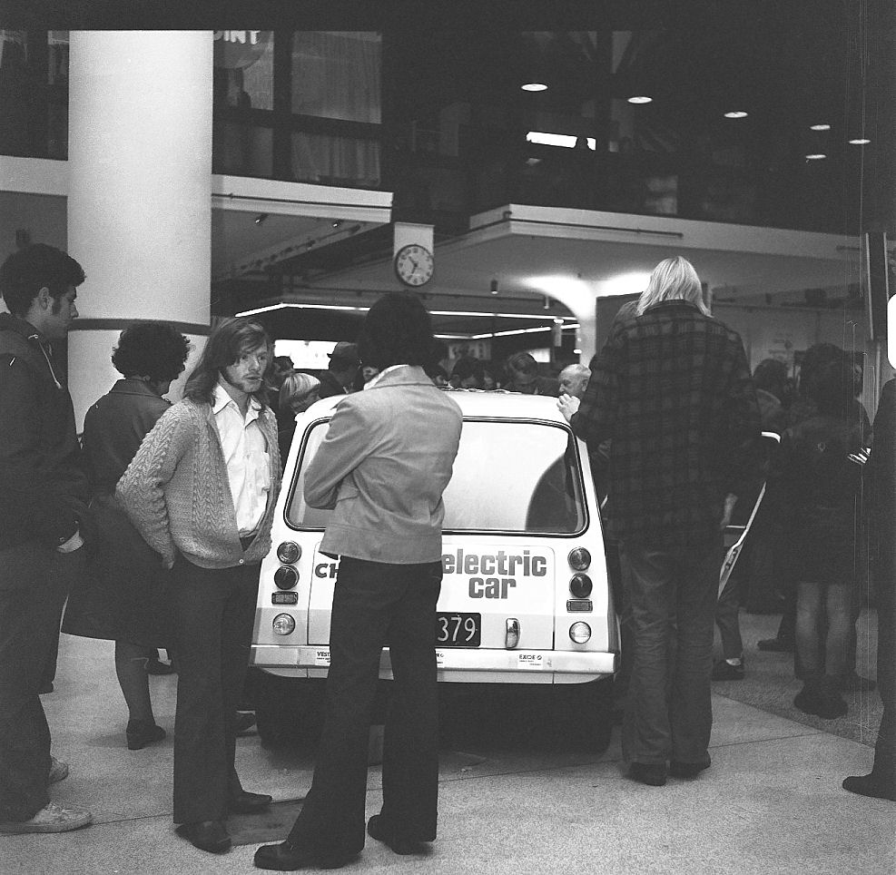 Maidstone Mall display; electric car. Upper Hutt City Library