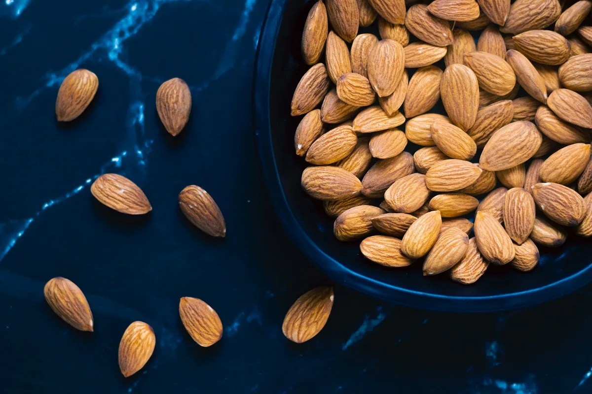 Top 5 Health Benefits of Eating Almonds Daily » UI Newz