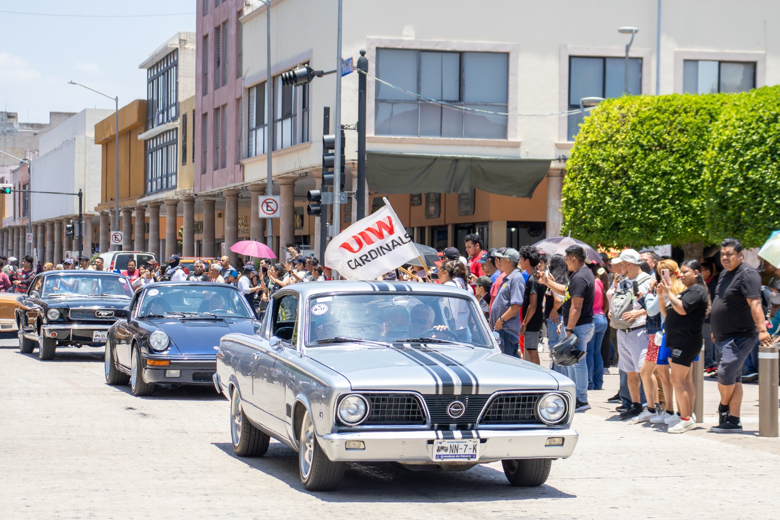 Primera Edición del Desfile y Exhibición de Autos Antiguos reúne historia, cultura y pasión automotriz en Irapuato