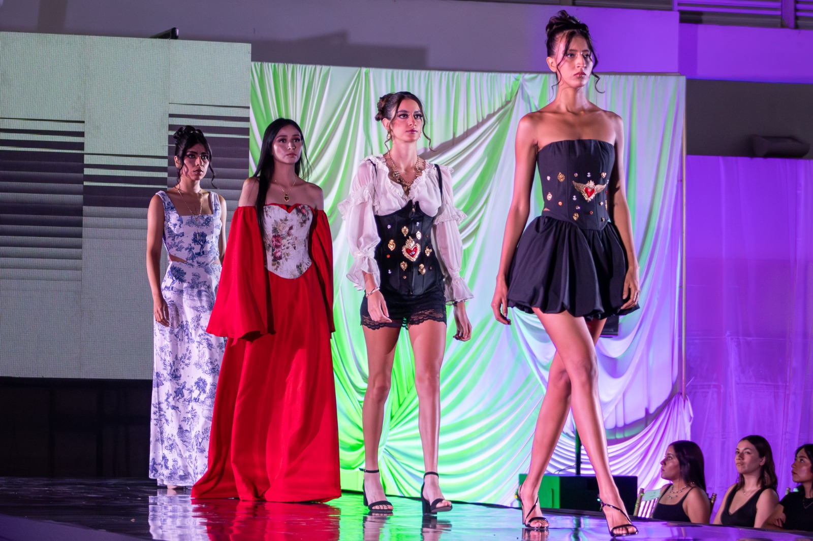 STRATA RUNWAY: estudiantes de Diseño y Mercadotecnia de la Moda de UIW Campus Bajío presentan su proyecto final en una noche de creatividad e innovación
