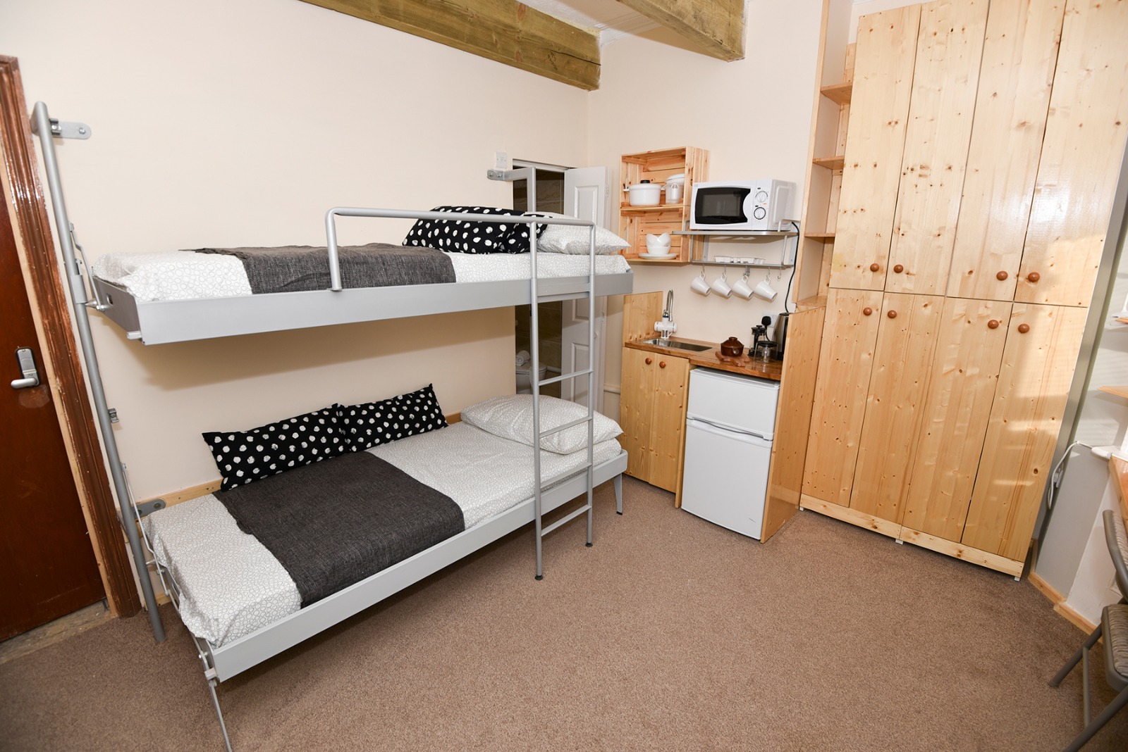 UK Accreditation International Independent Schools Authority Solution