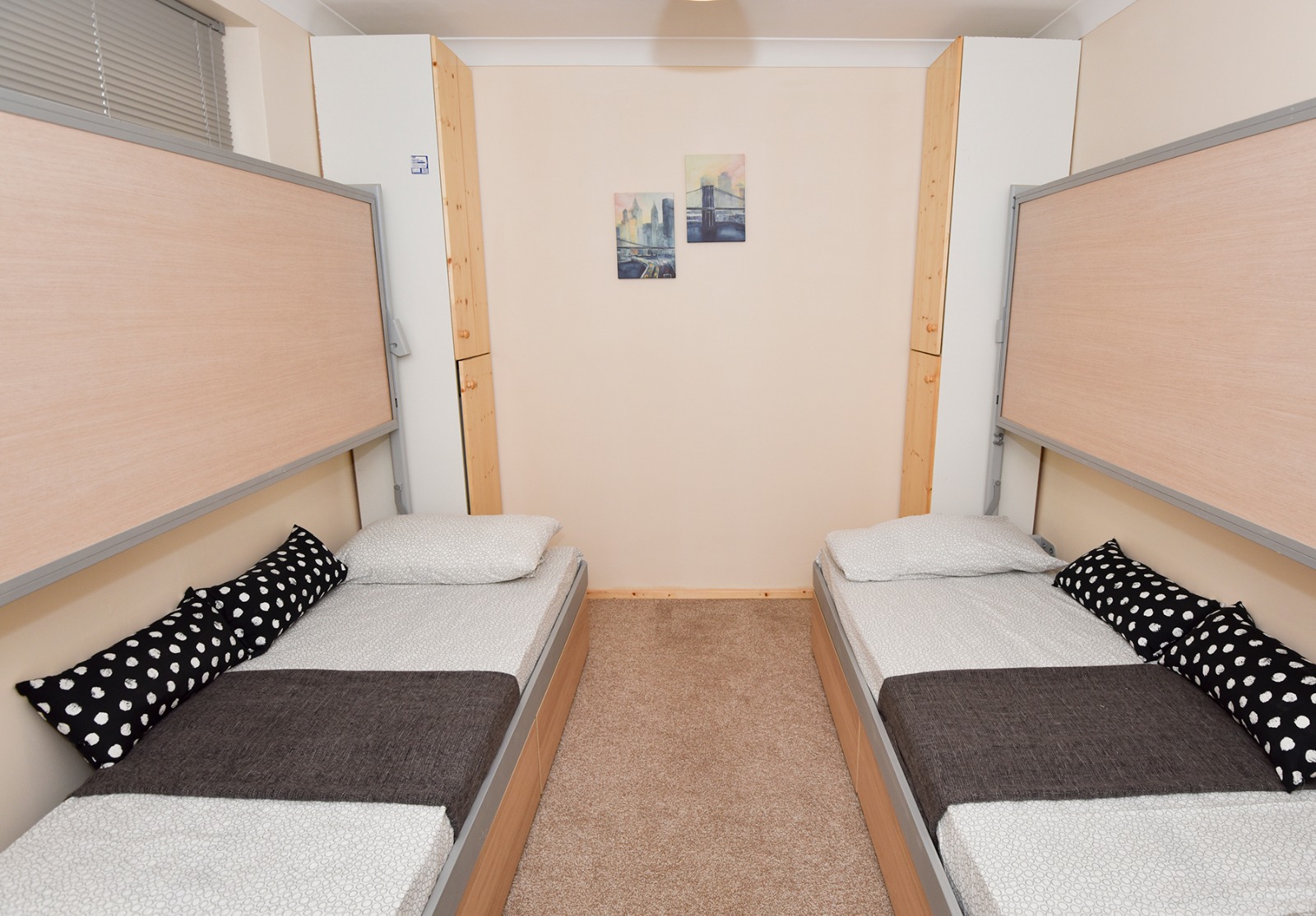 UK Accreditation International Independent Schools Authority Solution