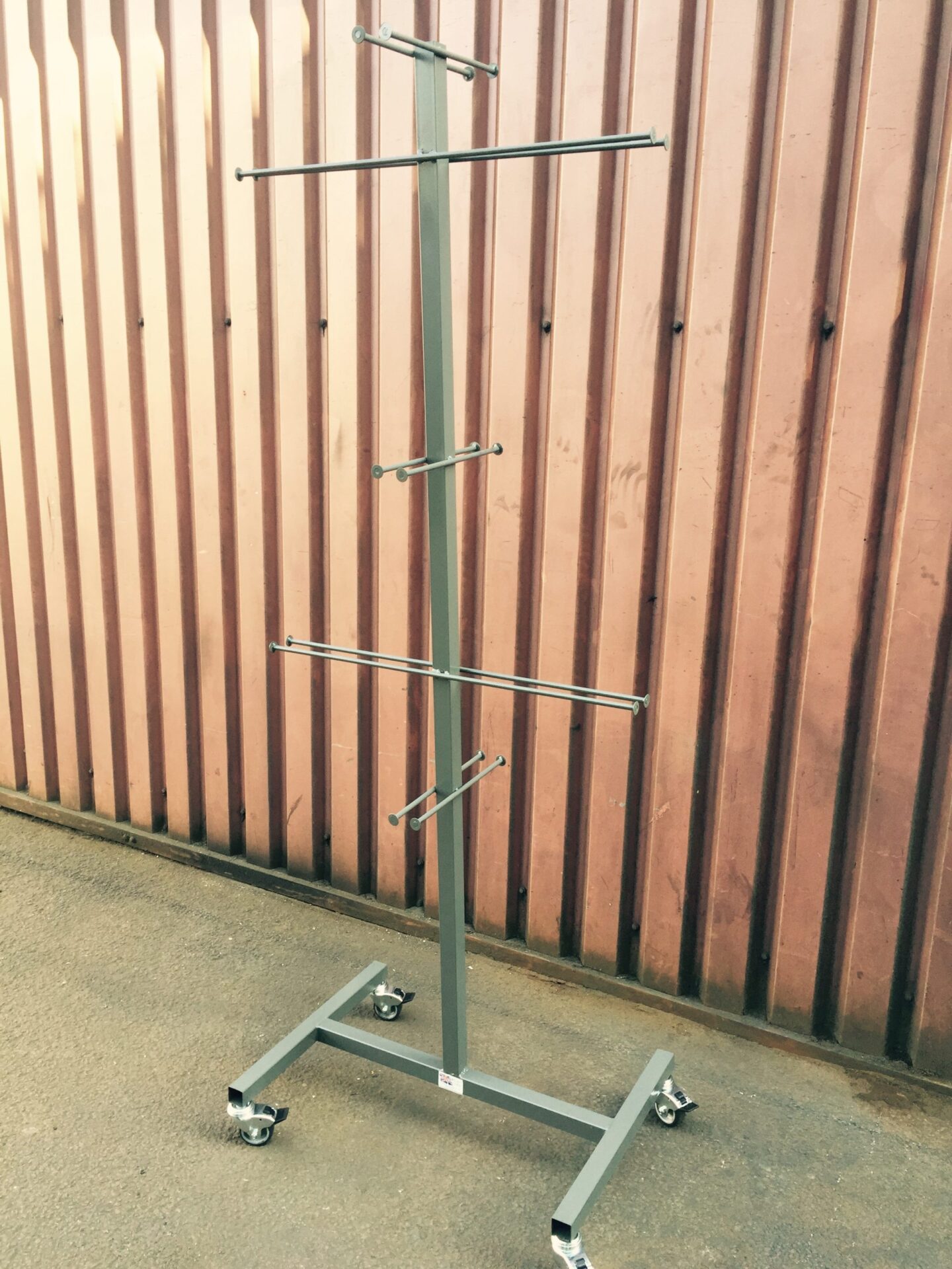 CARPET SAMPLE STAND 18″ TWIN FESTIVAL STAND UK Display Stands