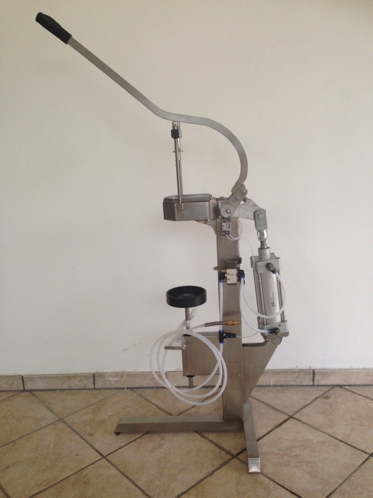 MANUAL CHAMPAGNE CORKER Uks, Inc